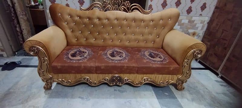 6seater sofa new brand 10 by 10 condition 6