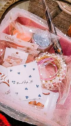 Amazing Eid Gift Basket Wedding Box Birthday Gift with Scented Candles 0