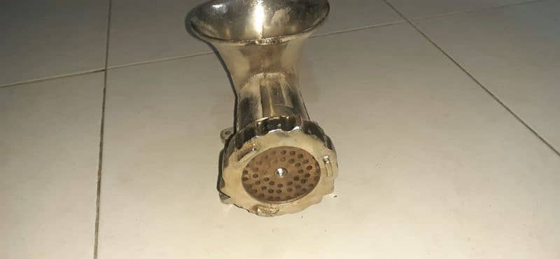 (Manual Meat Grinder) Qeema bnany ki machine. 6