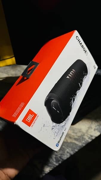 JBL Charge 5 With Box 1