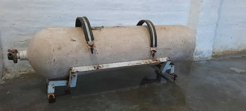 CNG Cylinder/ stand  for Cultus Excellent Condition 5
