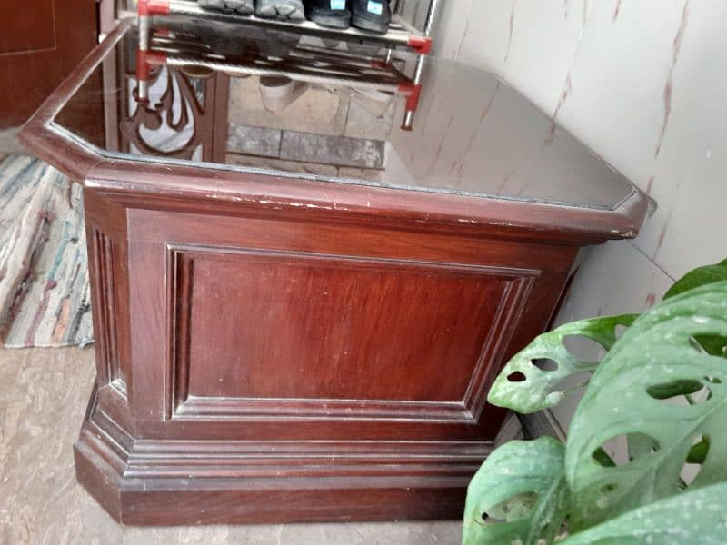 Wooden side table for urgent sale. 0