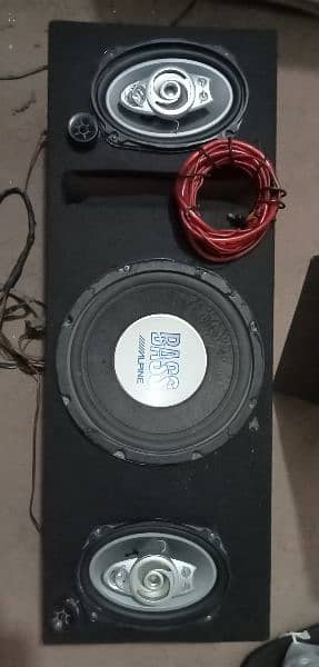 Car Woffer with 2 speakers box and amplifier. 5