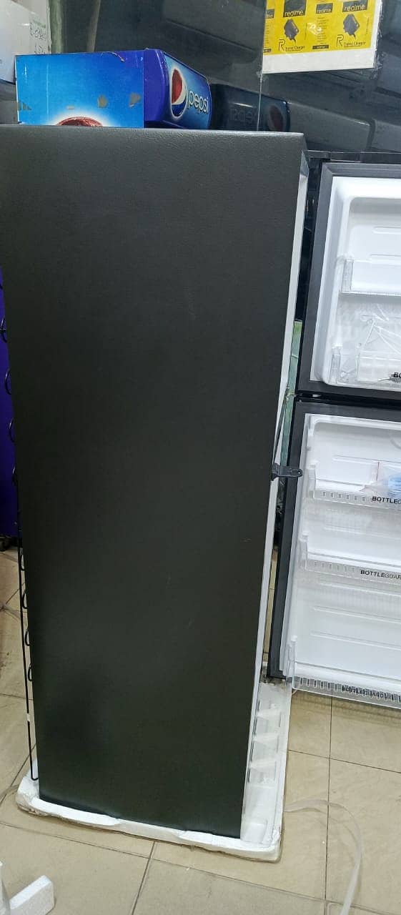 Haier  fridge Medium size box pack with warranty (0306=4462/443) lush 8