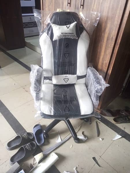 gaming chair in cheap rates 1