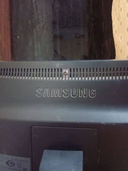 Samsung Monitor 15×12inches length × width 5