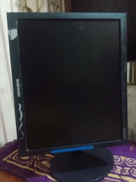 Samsung Monitor 15×12inches length × width 7
