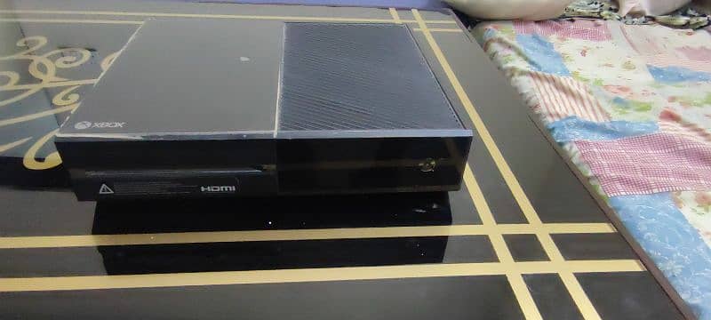 Xbox one 500GB with original controller and cables 5