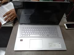 Laptop ASUS Vivobook M712d R7 Vega 10