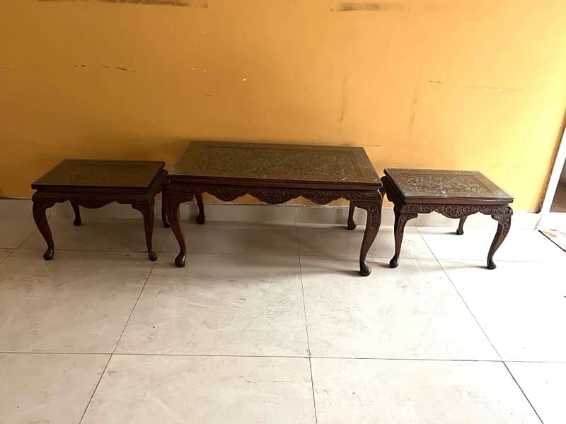 Set of one large center table and two side tables 0