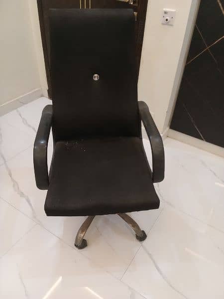 Office Chairs for sale in Lahore 2