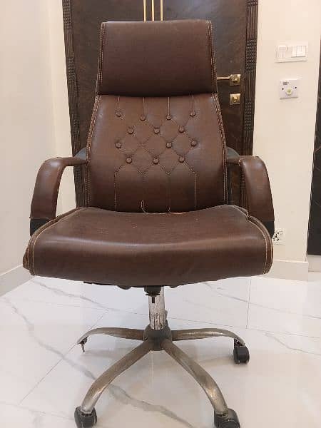 Office Chairs in Best price for sale in Lahore 4