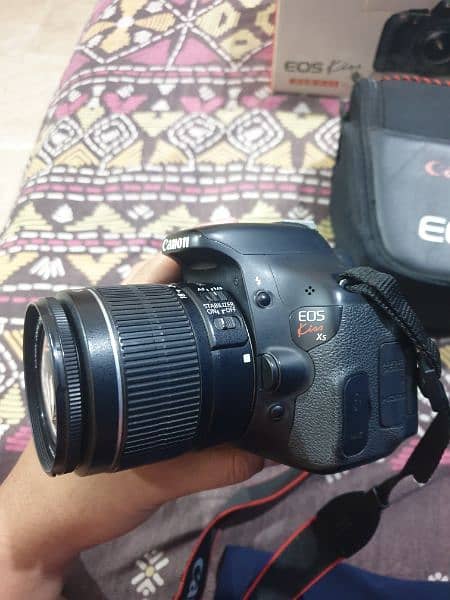 Canon 600d/Kiss X5 with 18-55/50mm 8