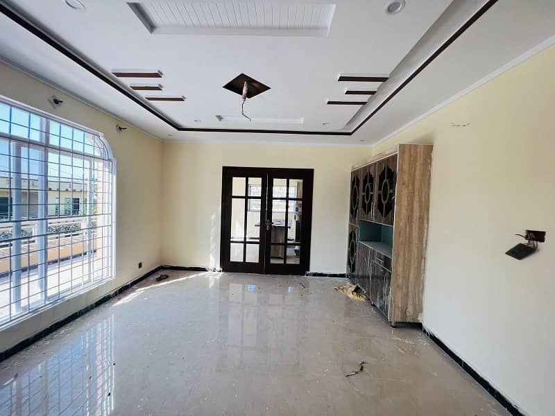 1 Kanal double story double unit house available for sale in Gulshan abad. 11