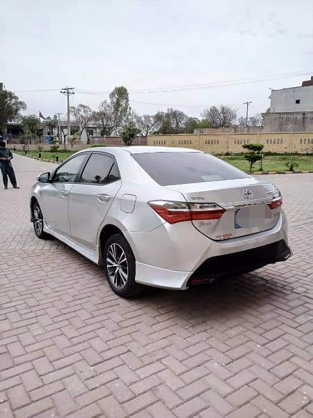 Toyota altis special edition 2022 Islamabad number neat and clean car 3