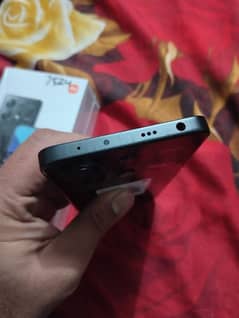 redmi not 13 8+256 25 din use keya hy bs with campled box