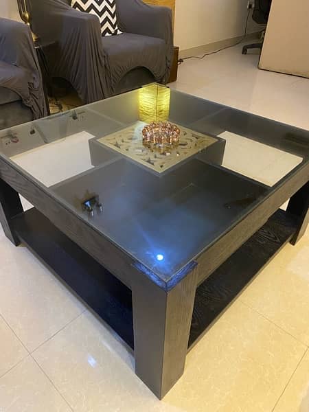 wooden centre table with glass top 4