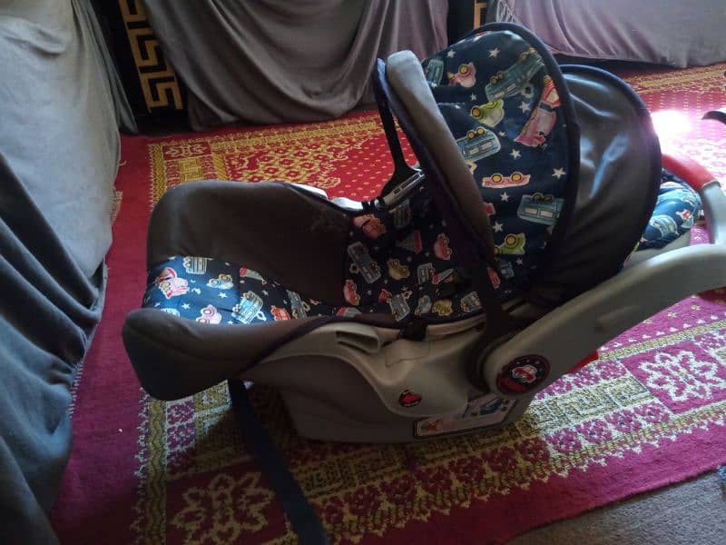 baby chair and baby swing for sale 0