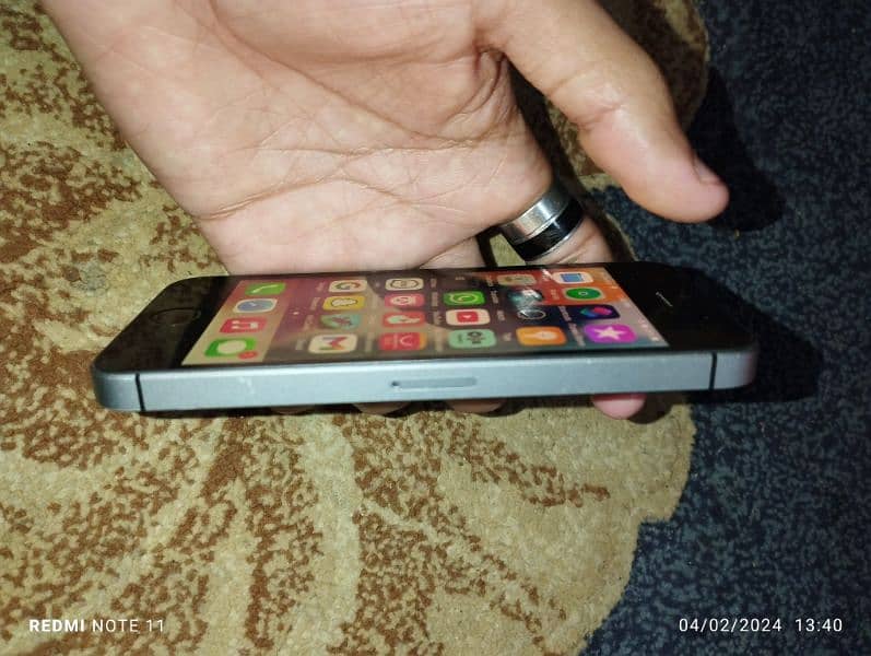 iPhone SE 1 Generation 32GB NON PTA 2