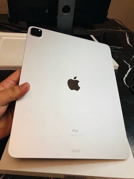 iPad Pro 5th Generation M1 12.9 1