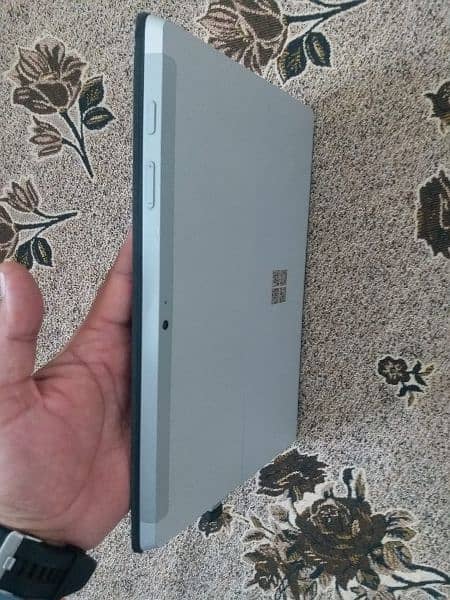 Microsoft surface 3 4