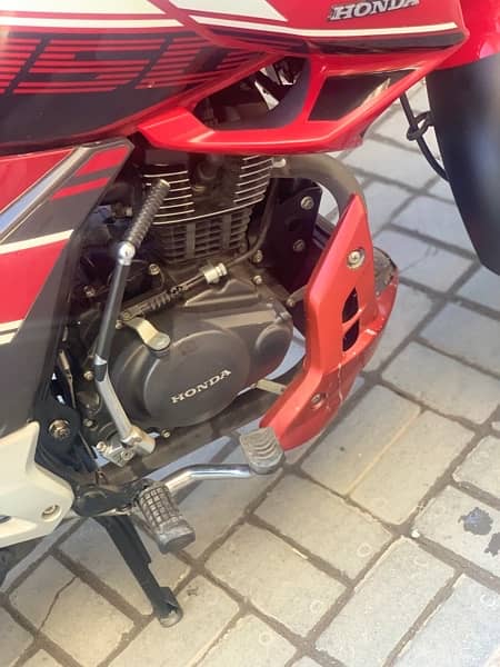 Honda Cb 150F for urgent sale read add  only call plz 1