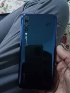 Huawei p20pro 6gb and 128 gb with original charger box not available