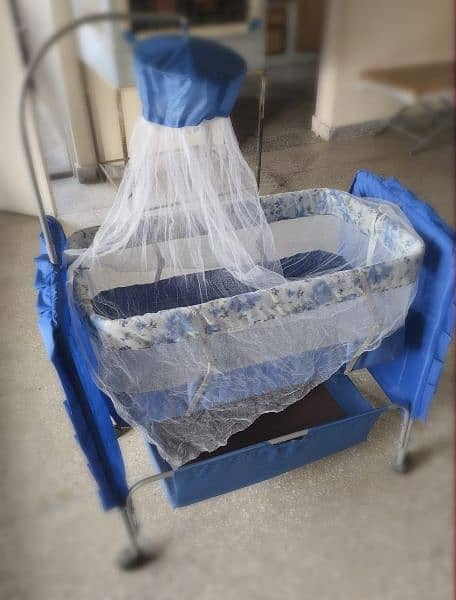 Selling a beautiful Cradle for kid's 3