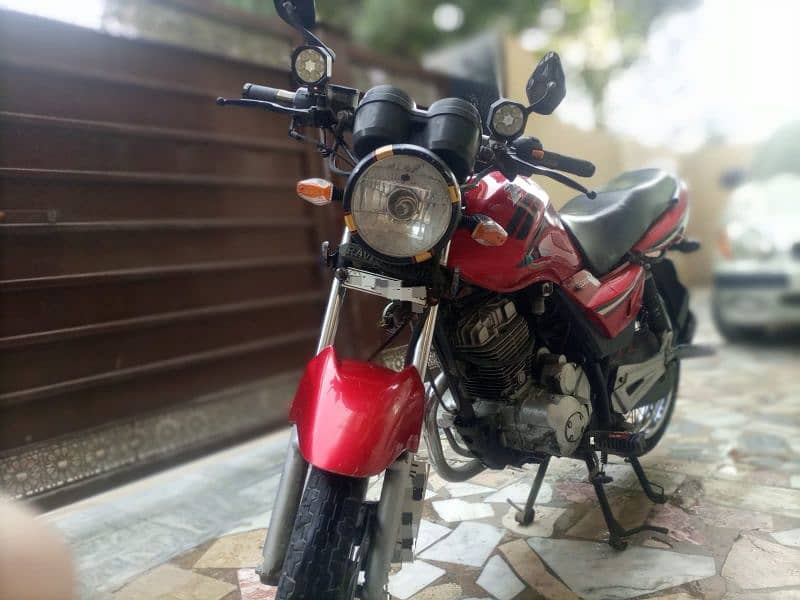 Ravi Piaggio 125 Italian motor bike (YBR 125 honda suzuki sports) 0