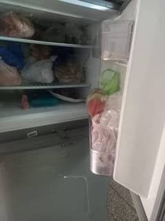 refrigerator/fridge
