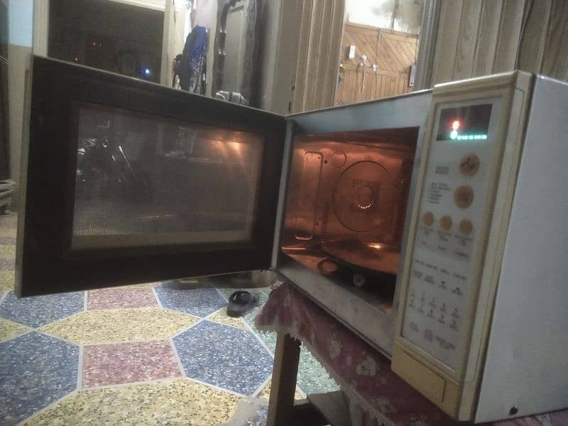 microwave owen 0
