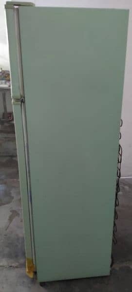 Singer refrigerator 2 door good condition 1