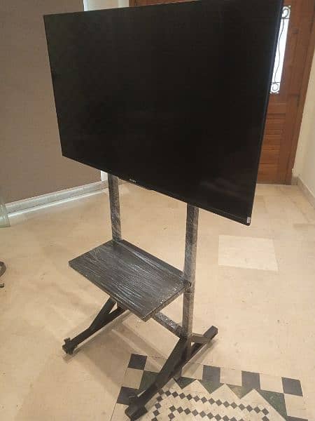 for music and events floor stand with wheels and shelf for lcd led 1