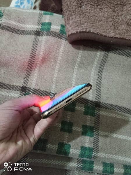 iphone xs 256gb 95% battery health gold 4