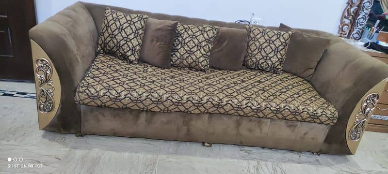 solid wodden sofa set urgent sale 2