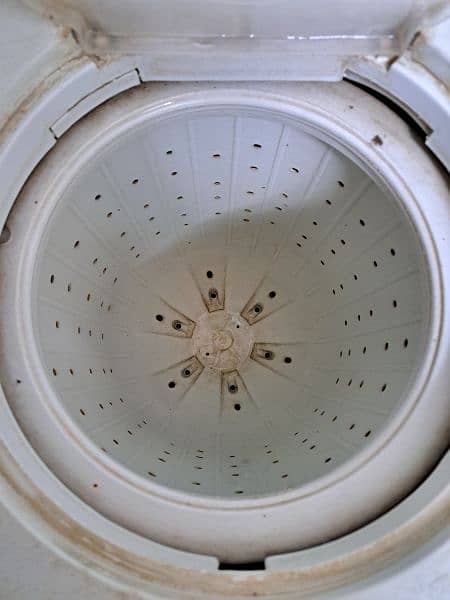 Dawlance DW-9500 Washing Machine Water Resist Semi-Automatic Twin Tub 4