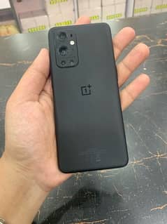 one plus 9 pro 5g 8/256 gb with charger