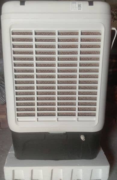 10 Day Used brand New Air Cooler With Box 2