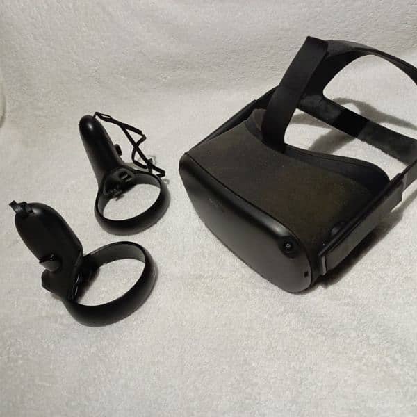 Meta Oculus Quest Standalone VR Box in perfect condition 2