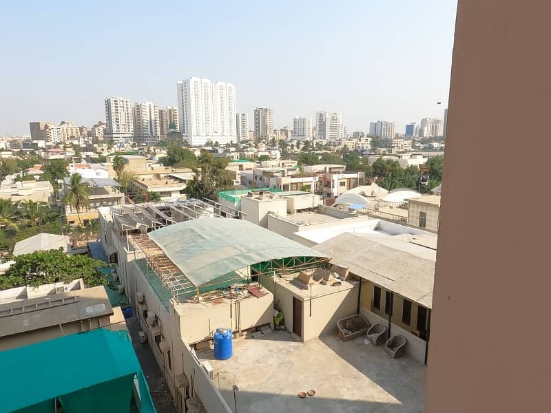 Prime Location 1150 Square Feet Flat Available For Sale In Clifton - Block 8, Karachi 6
