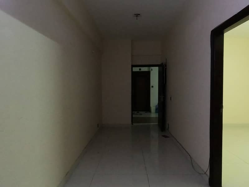 Prime Location 1150 Square Feet Flat Available For Sale In Clifton - Block 8, Karachi 12