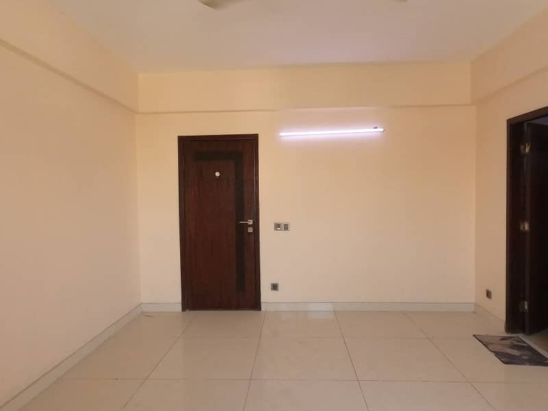 Prime Location 1150 Square Feet Flat Available For Sale In Clifton - Block 8, Karachi 14