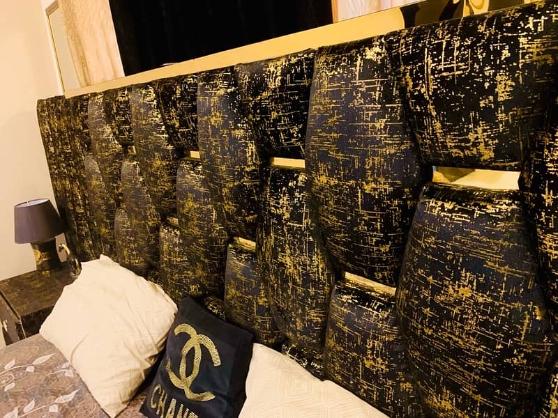 Bed Set | Golden Black Velvet | Bedroomset 11