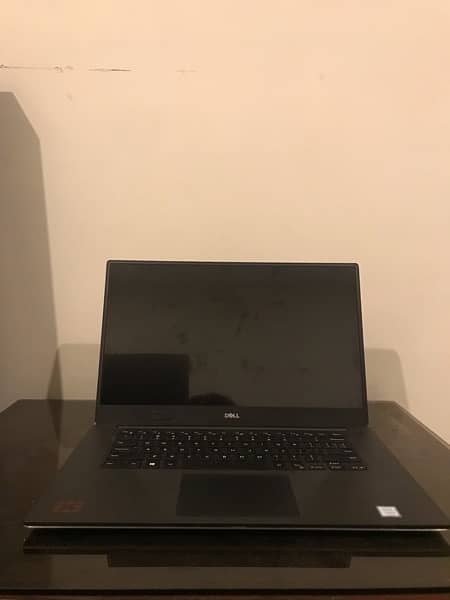 Dell XPS 15 9560 0