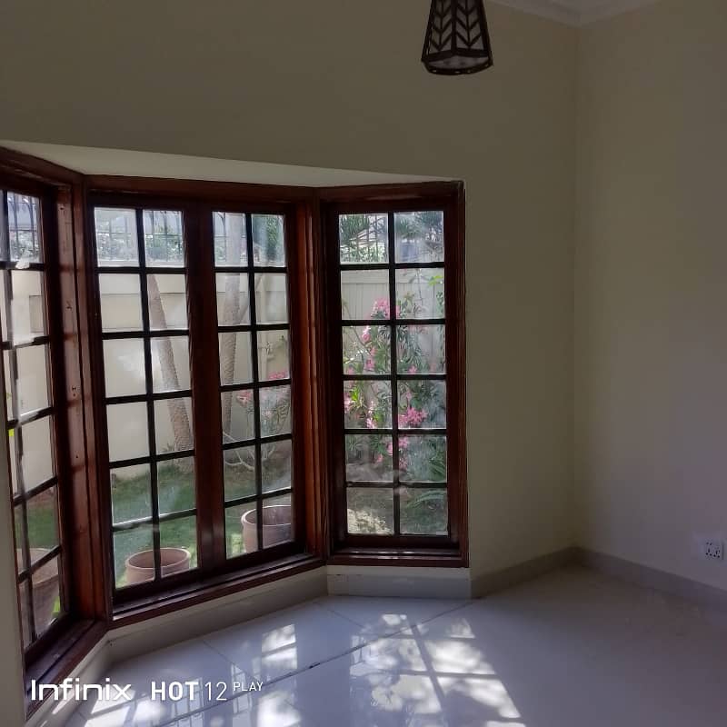 Hamza Imran offers 300 yards bungalow for rent at dha phase 6 peaceful location 18