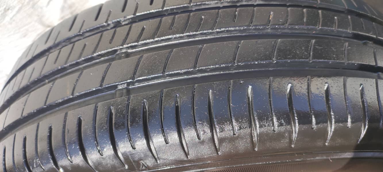 Car tyre for sale 2