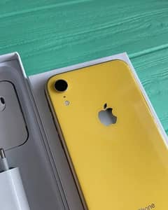 iphone xr 128gb PTA approved contact mobile  03073909212 and WhatsApp 0