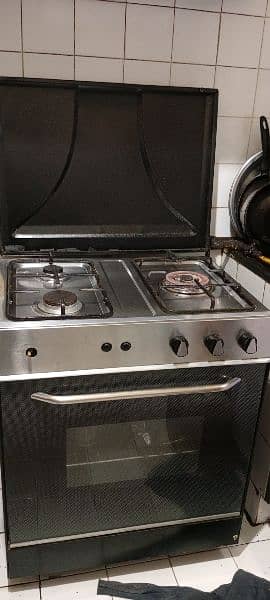 Gas stove with oven 0