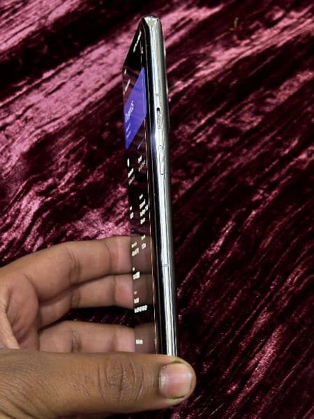 OnePlus 9 pro 12Gb 256Gb Global Single line hai display mai 13