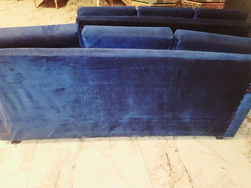sofa lounge for 11000@ 2